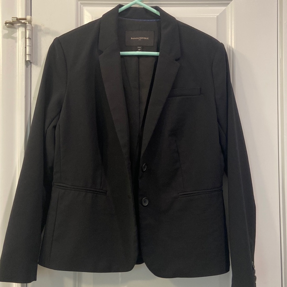 Banana Republic - classic 2 button Black Blazer